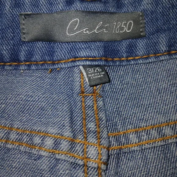 Cali 1850 High-Rise Studded Denim Shorts – Size 3/26 NWT - Picture 4 of 12